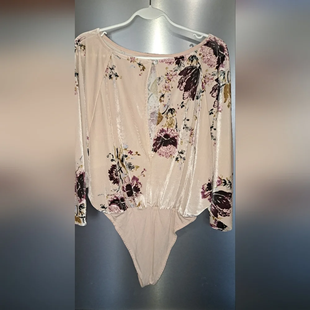 Free People Intimately Floral Velvet Bodysuit  Champayne Beige Dolman Sleeves XS